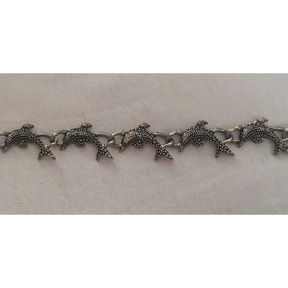 Vintage Dolphin silvertone Bracelet. Size 7
